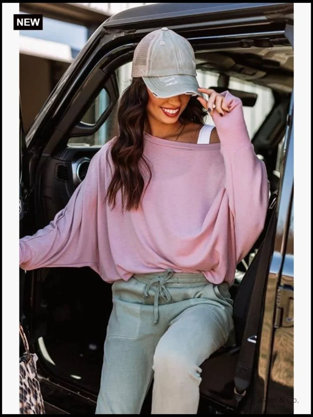 Women's Distressed Ponytail Baseball Cap Messy-Bun Hat Adjustable Mesh Back